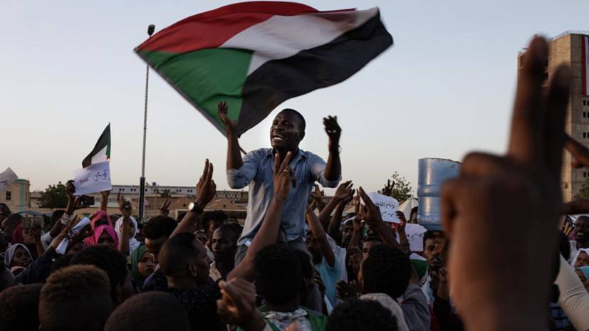 СМИ: Число пострадавших при разгоне лагеря оппозиции в Судане увеличилось до 60