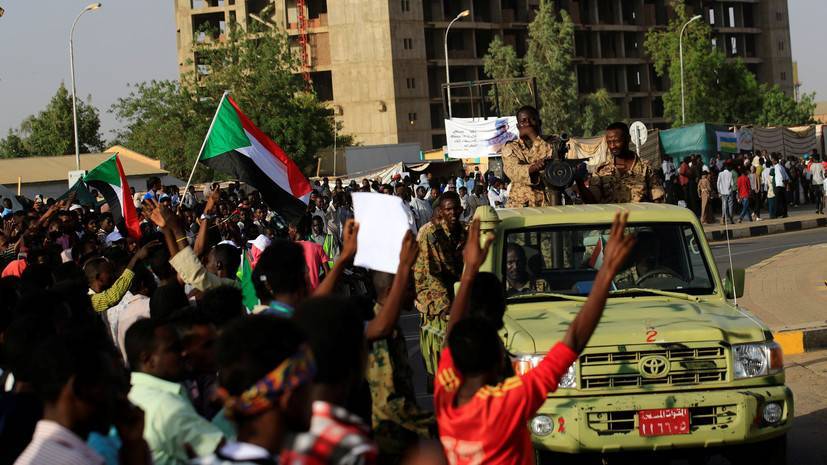 В Судане призвали свергнуть Военный совет