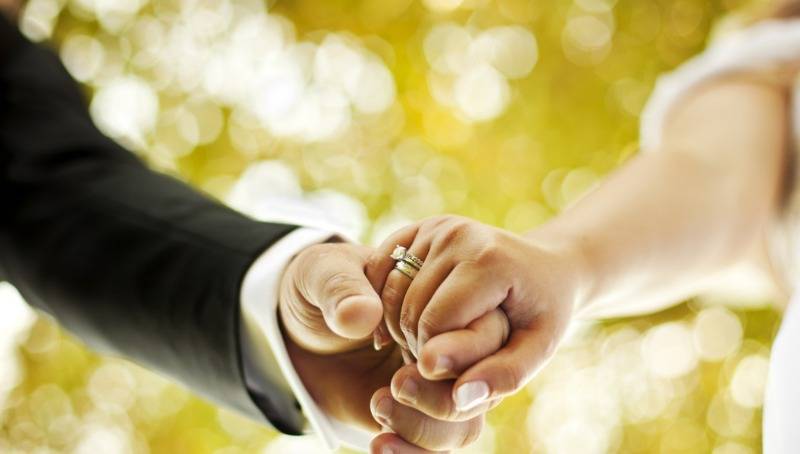 Совет юриста: как выйти замуж за нелегала?