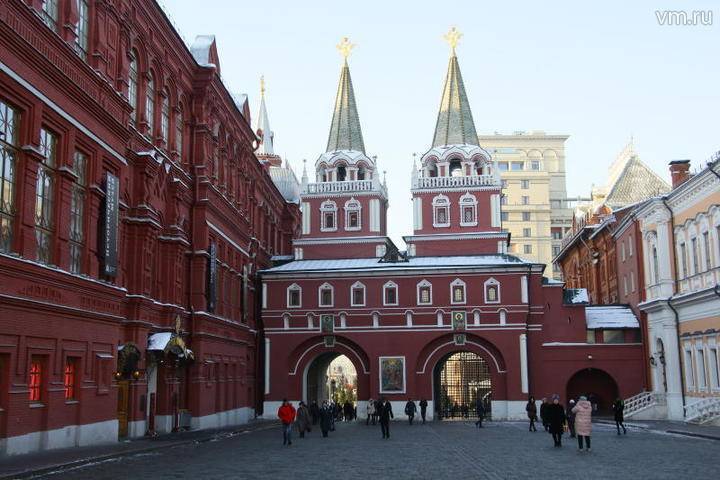 Посетителей ГУМ и Красной площади в Москве эвакуировали из-за учений