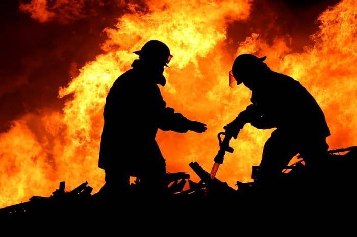 Пожар в доме в Хабаровске унес жизнь мужчины