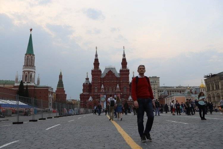 Посетители Красной площади и ГУМа эвакуированы из-за сообщения о бомбе