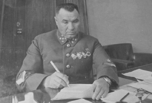 Генерал Апанасенко: почему его не расстреляли после того, как он обматерил Сталина | Русская семерка