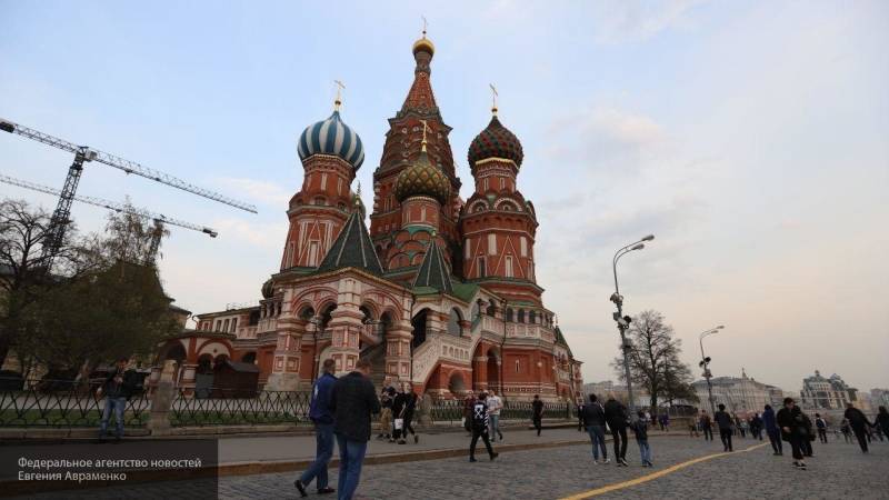 Посетителей Красной площади и ГУМа вывели из-за сообщений о бомбе