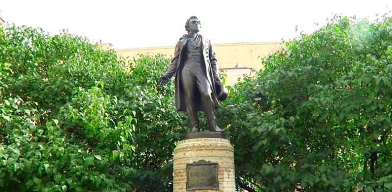 Памятник Александру Пушкину установили в одной из школ Дамаска