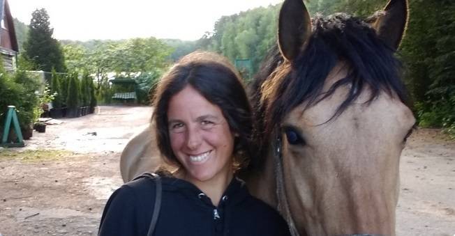 Знаменитая путешественница-итальянка со "стрелой примирения" добралась на лошади до Калуги