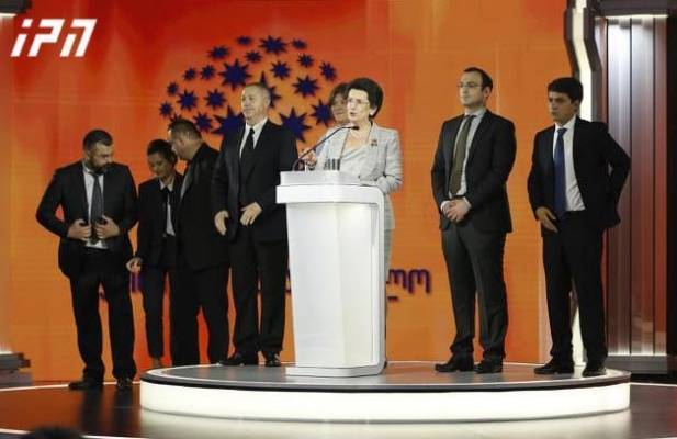 Бурджанадзе заявила, что может решить «проблемы» с Абхазией и Южной Осетией