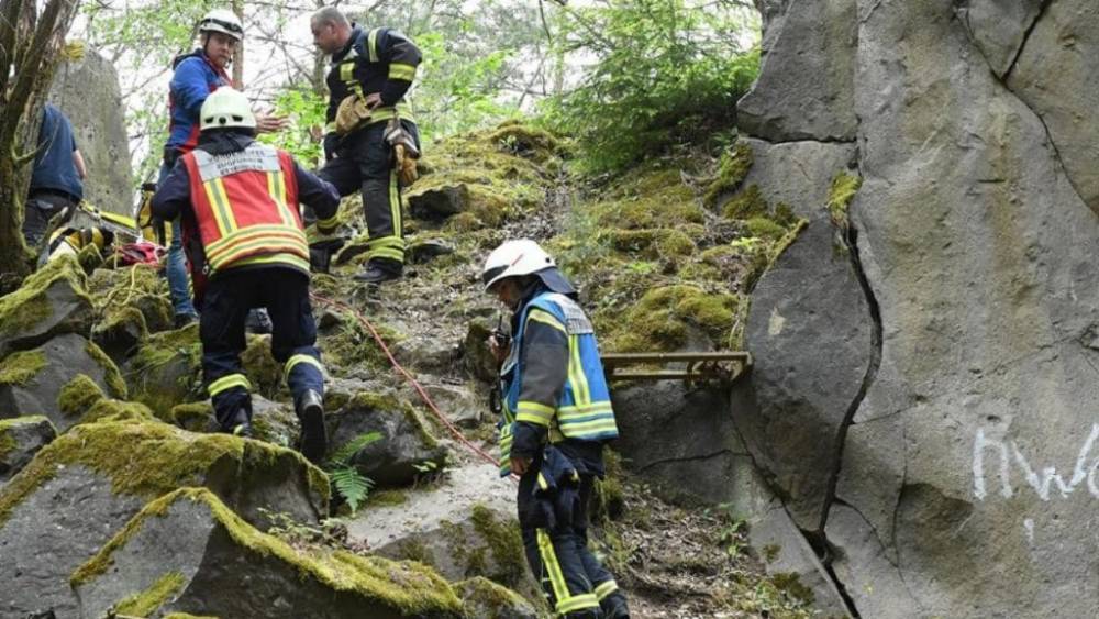 Рейнланд-Пфальц: альпинист погиб под 150-килограммовым обломком скалы