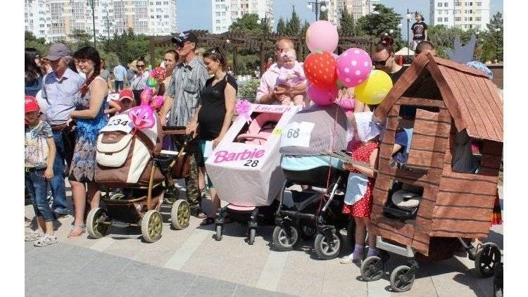 Севастопольский "Парад колясок" вошел в книгу рекордов России