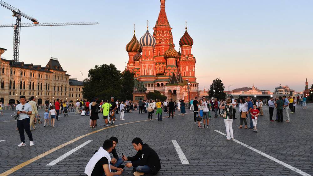 В Москве эвакуируют Красную площадь и ГУМ: Поступило сообщение о заложенной бомбе