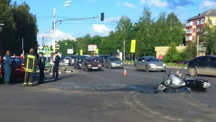 Пассажирка мотоцикла погибла в столкновении с авто в Подмосковье. Видео