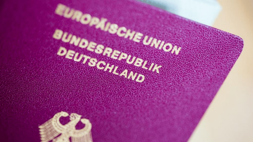 Немецкий паспорт с пеленок: когда дают гражданство по факту рождения в Германии