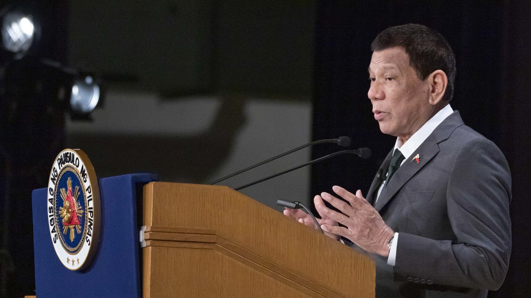 Президент Филиппин признался, что стал презирать красивых мужчин
