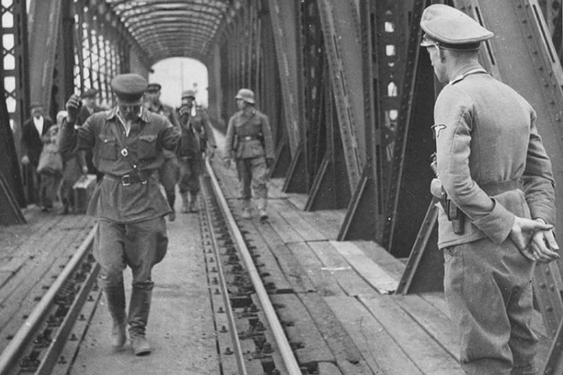 «Ни шагу назад!»: как советское командование боролось со сдачей в плен во время Великой Отечественной | Русская семерка