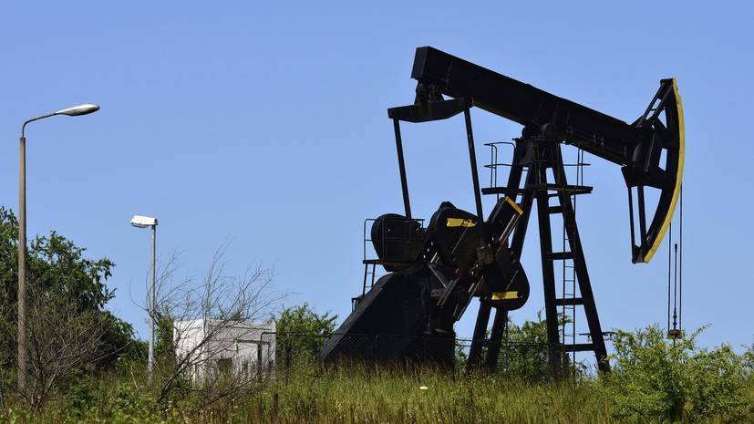 Сырьевой спуск: мировые цены на нефть упали до минимума за три месяца