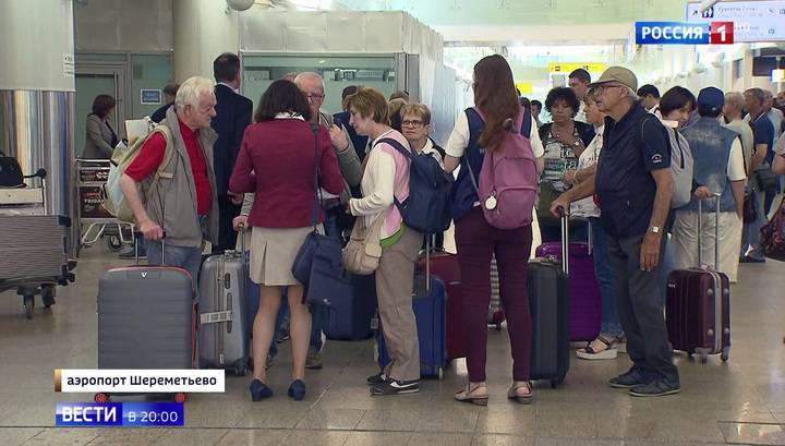 Туристический "бум": почему в Шереметьеве пассажиры часами ждали свой багаж