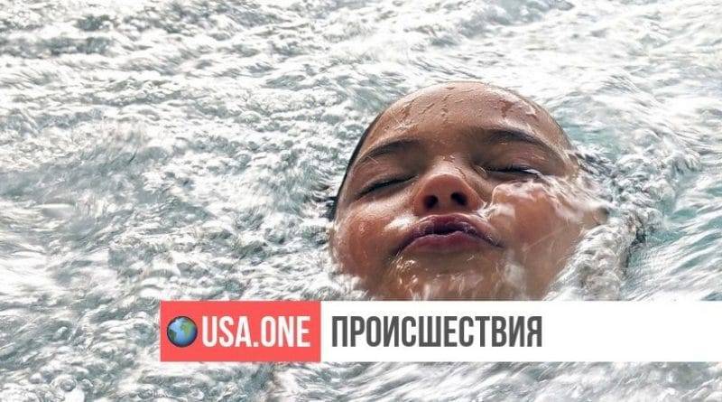 Десятилетняя девочка не колебалась ни минуты, когда ее 3-летняя сестра начала тонуть в бассейне (видео)