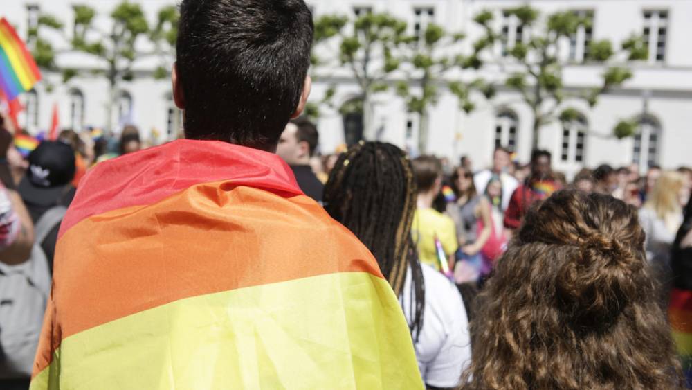 Гордость не того цвета: В Тель-Авиве перед парадом ЛГБТ вывесили флаги Литвы