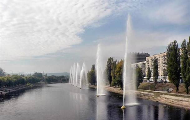 В Киеве перестала работать часть фонтанов на Русановском канале