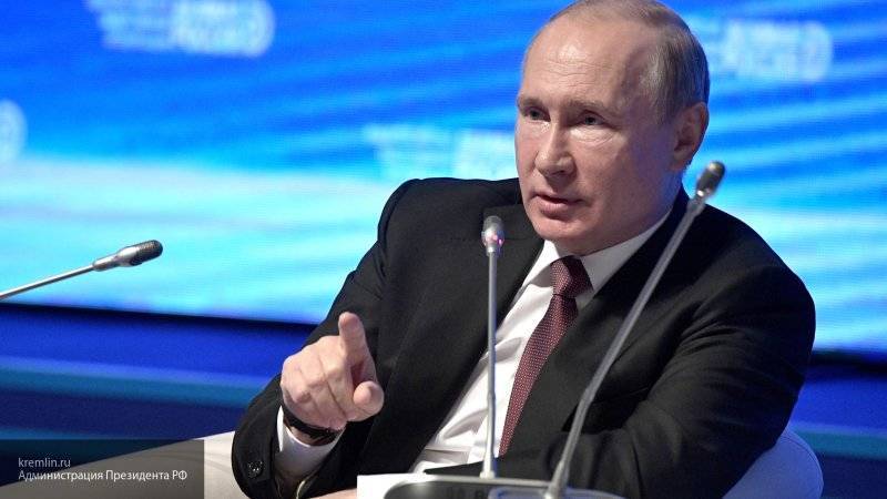 Путин заявил, что либеральная идея поедает сама себя