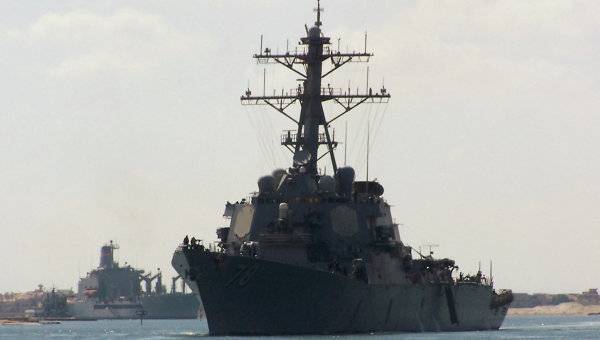Ракетный эсминец США направляется в Черное море