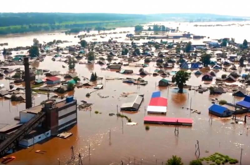 Наводнение в Иркутской области: эвакуированы тысячи людей