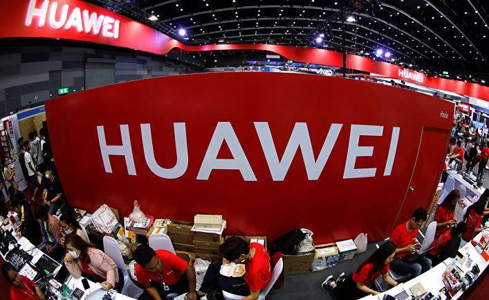 Bloomberg: cудьба компании Huawei показывает, что Трамп предпочитает сделки холодной войне