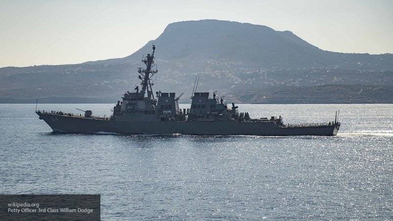 Эсминец США зашел в акваторию Черного моря