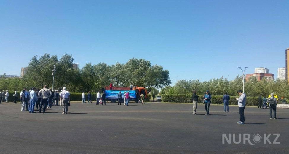 Участники митинга призвали казахстанцев к сохранению стабильности в обществе