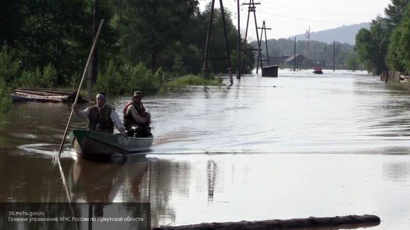 Жители Иркутской области, пострадавшие от паводка начали получать выплаты
