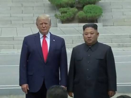 В демилитаризованной зоне состоялась встреча Трампа и Ким Чен Ына
