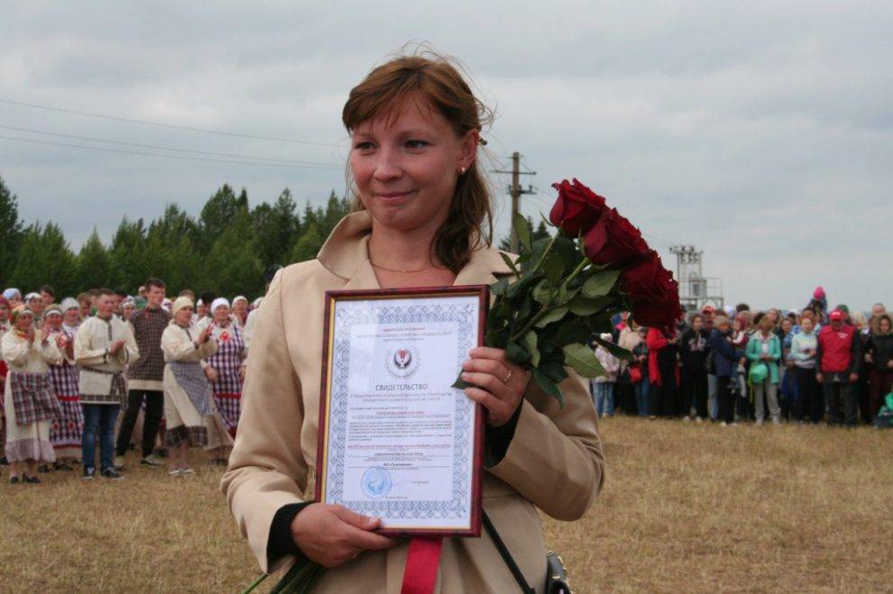 Жилищные сертификаты вручили специалистам Глазовского района