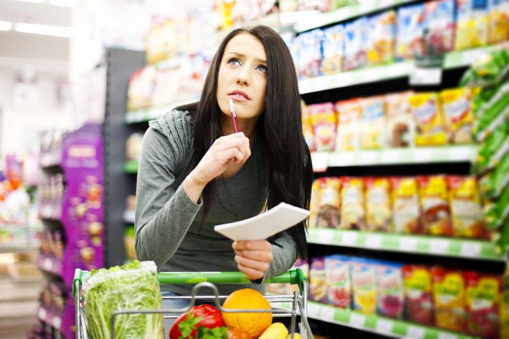 Медики рассказали, какие продукты категорически нельзя покупать в супермаркетах: мы едим это регулярно