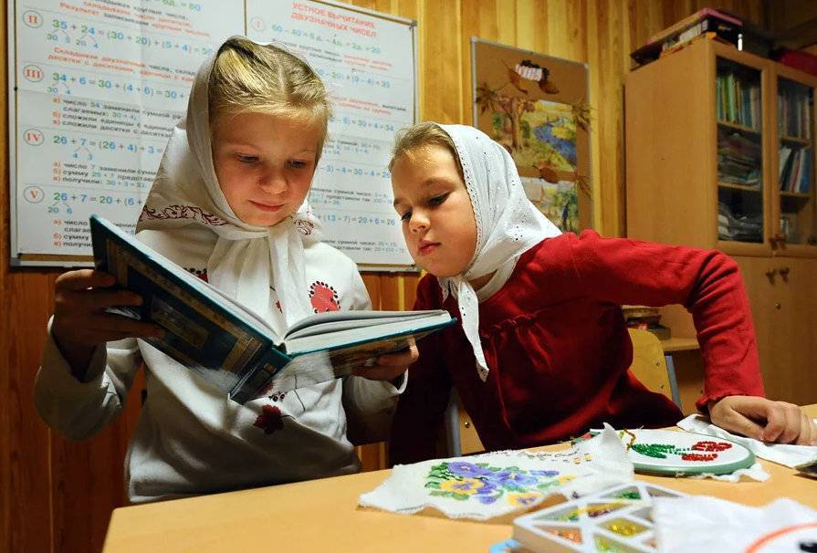 В РПЦ хотят, чтобы на уроках литературы изучались священные тексты