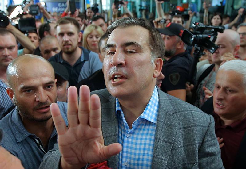 Саакашвили гонят с Украины домой