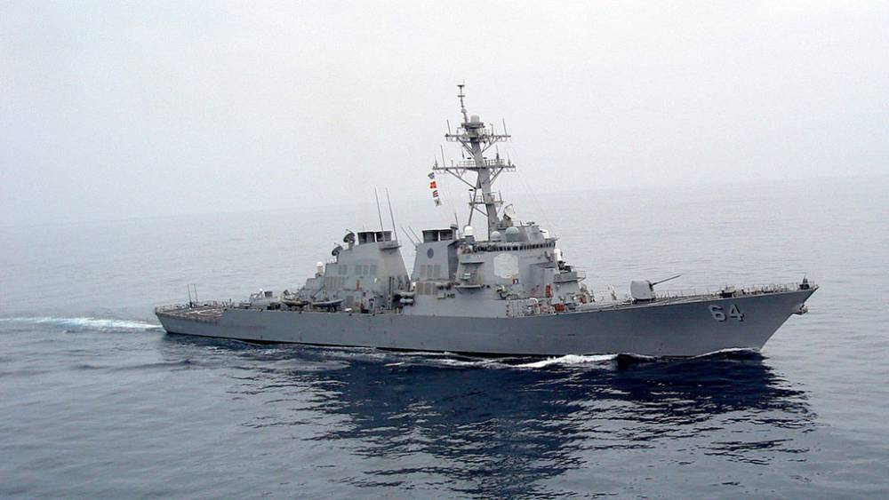 Черноморский флот следит за поведение американского эсминца Carney в Черном море