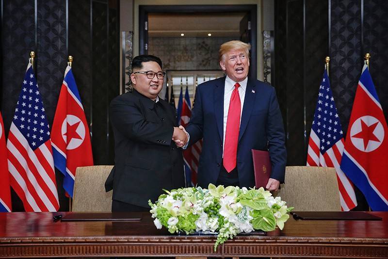 На границе Южной Кореи и КНДР прошла историческая встреча Трампа и Ким Чен Ына