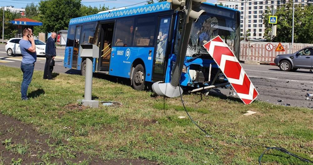 ДТП на юге Москвы произошло из-за нетрезвого водителя автомобиля каршеринга