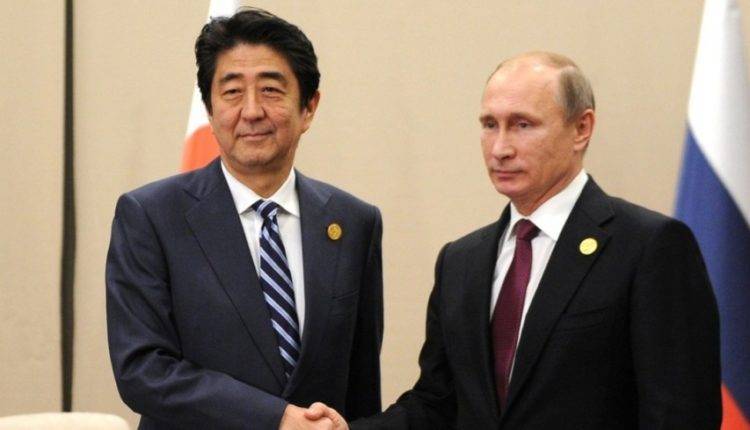Путин и Абэ заявили, что обсудят на встрече мирный договор