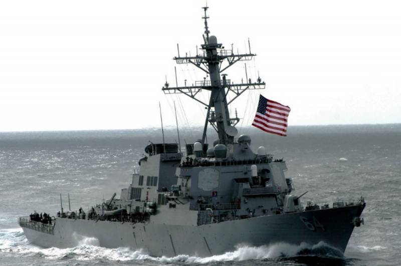 Эсминец США Carney направился в Черное море