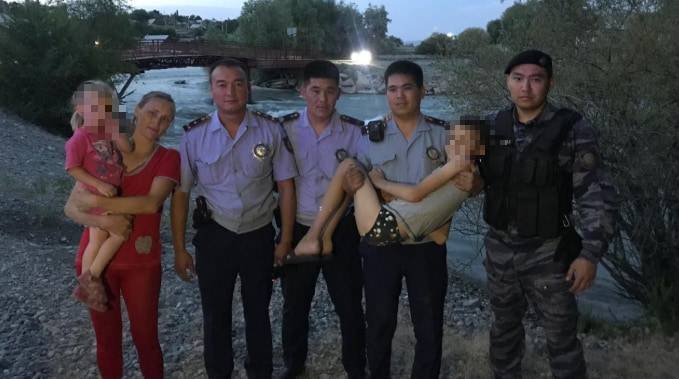 Ушел за хлебом: 11-летний мальчик едва не утонул в реке в Талдыкоргане