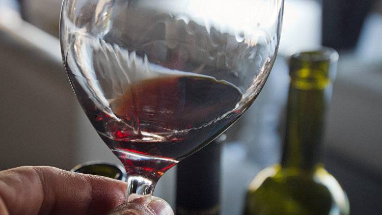 "В Грузии есть классное вино, но к нам попадает какой-то шлак" - эксперт
