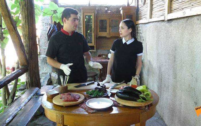Вкусная Армения: находка для хозяек - армянский салат накормит быстро целый полк