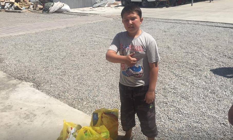 "Маленький рост но большое сердце": 11-летний мальчик помогает восстанавливать Арысь (фото, видео)