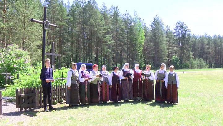Литовцы почтили память жителей деревни Пирчюпяй, сожженных фашистами в 1944 году