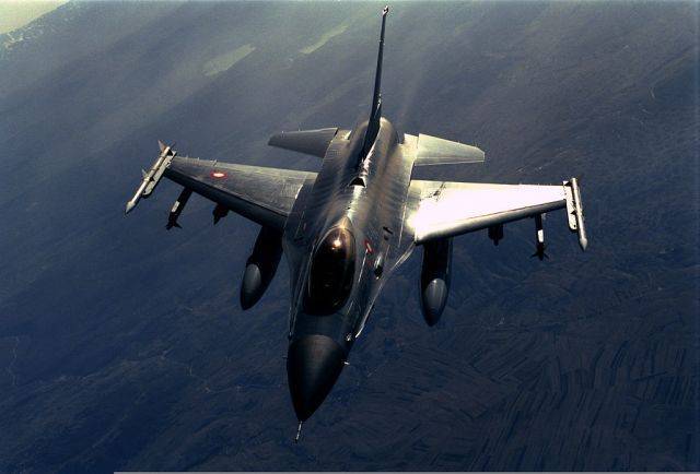 США одобрили поставки F-16 в Болгарию