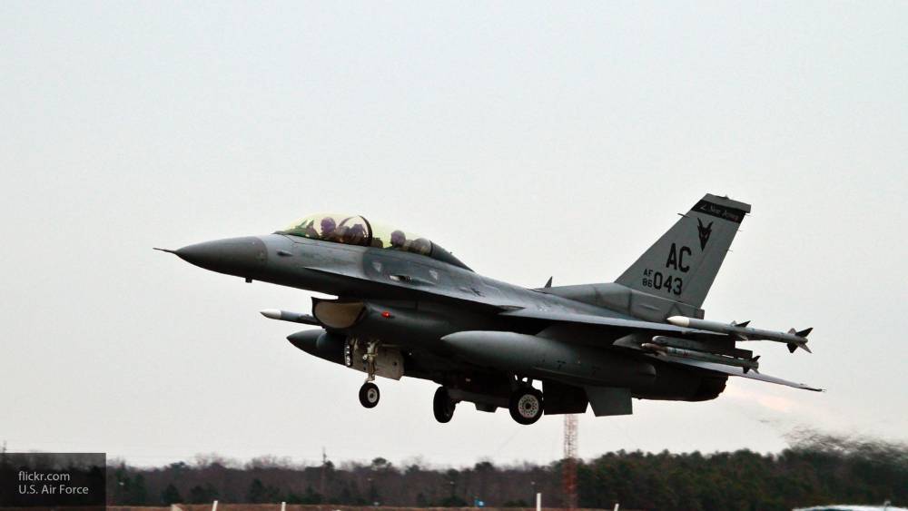 США поставят Болгарии самолеты F-16