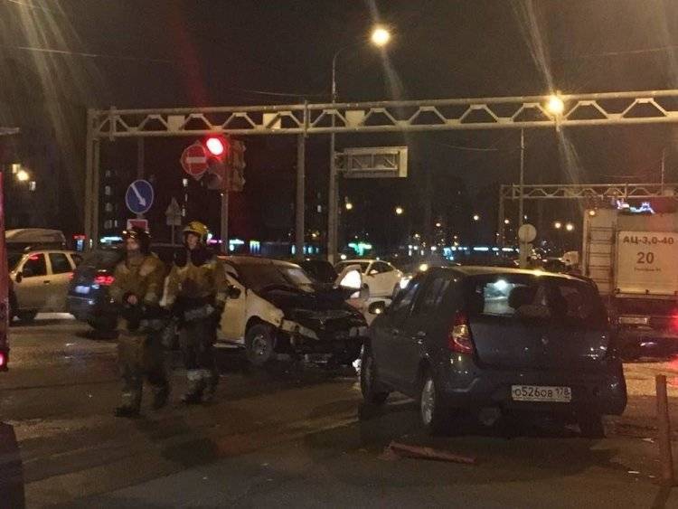 Столкновение легковых автомобилей произошло в Кемерове