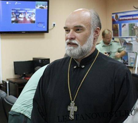 Священника, выступавшего против «Тангейзера», наградили «за противодействие экстремизму»