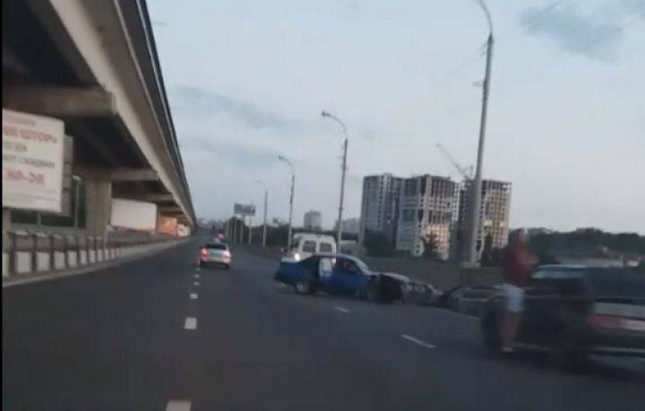 Три человека пострадали в&nbsp;ДТП на Северном мосту в Воронеже